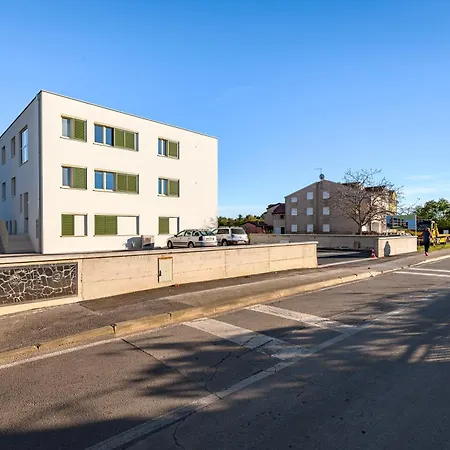 Am-porec Apartment *